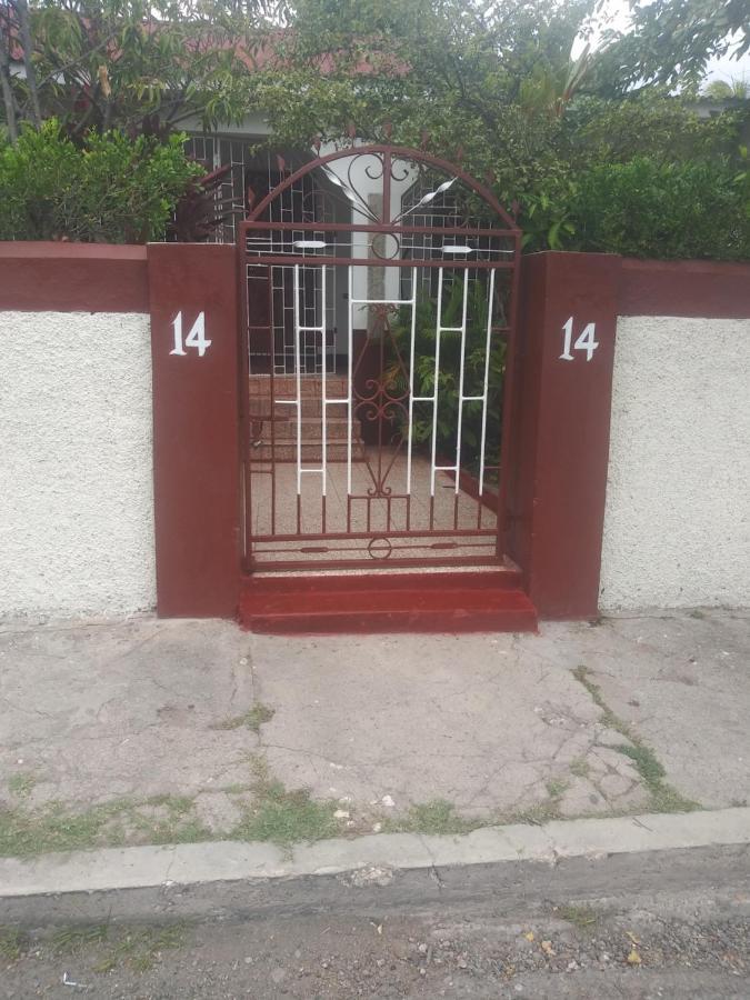 15 Min From The Airport In Kingston Jamaica Apartment Ngoại thất bức ảnh